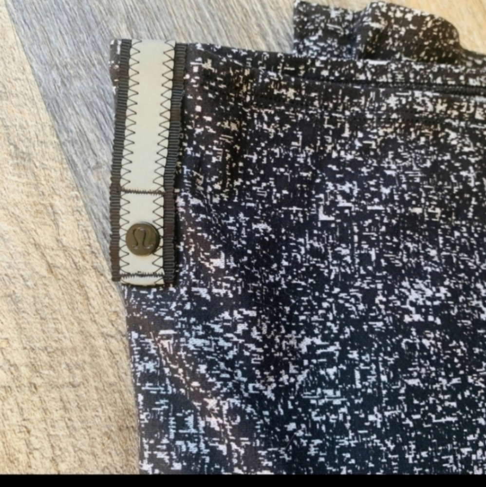 NWOT Lululemon Vinyasa Wrap - Picture 3 of 3